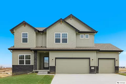 4506 S 212th St, Elkhorn, NE 68022