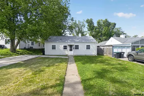 6764 Charles St, Omaha, NE 68132