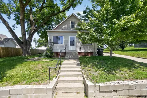 1614 Drexel St, Omaha, NE 68107