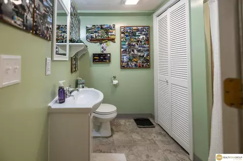 Bath - 2045 Wright St, Blair, NE 68008 photo 1 of 6