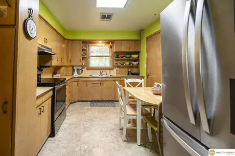 Kitchen - 2045 Wright St, Blair, NE 68008 photo 2 of 2