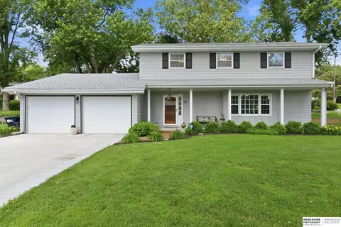604 Meadow Rd, Omaha, NE 68154