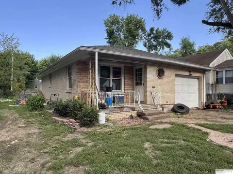 3331 N 40th Ave, Omaha, NE 68111