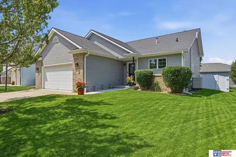 7721 S 81st St, Lincoln, NE 68516
