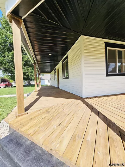 Exterior - 111 E Hickory St, Sutton, NE 68979 photo 3 of 3