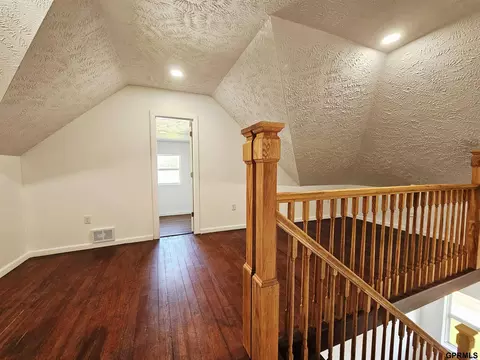 Entry Way - 111 E Hickory St, Sutton, NE 68979 photo 2 of 3