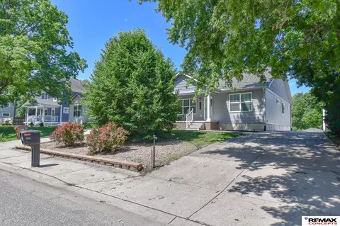 3313 S 40th St, Lincoln, NE 68506