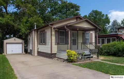 3727 S 16th St, Lincoln, NE 68502