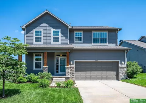 8521 N 172 Cir, Bennington, NE 68007