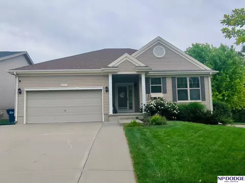 20802 Charles St, Omaha, NE 68022