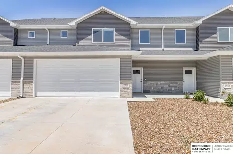 2558 W B St, Lincoln, NE 68522