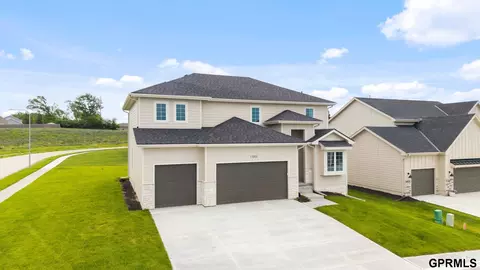 11053 S 217th St, Gretna, NE 68028
