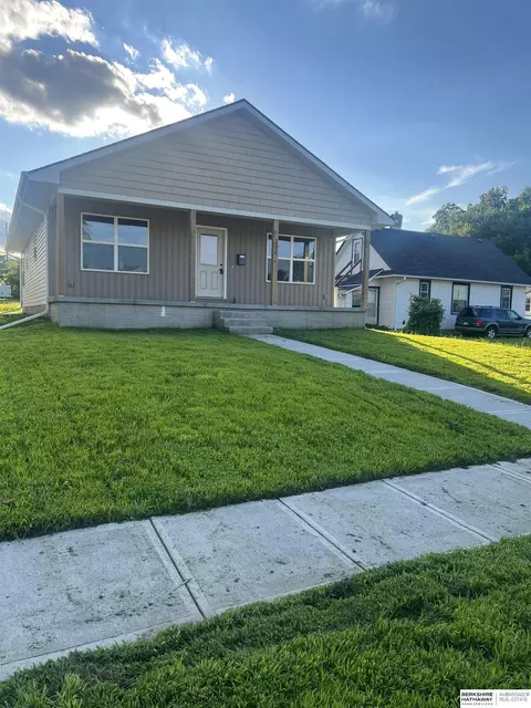2214 N 26th St, Omaha, NE 68111