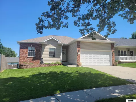2014 Chloe Ln, Lincoln, NE 68512