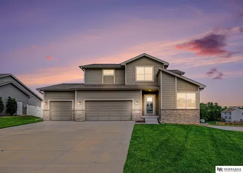 10515 S 110th St, Papillion, NE 68046