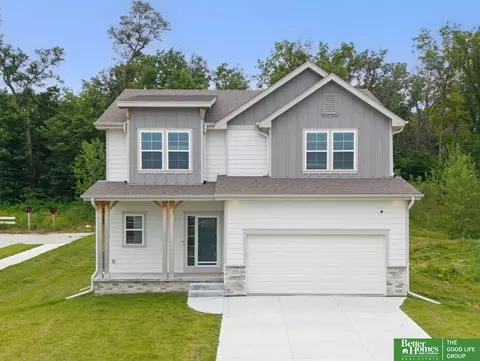 17451 Tucker St, Bennington, NE 68007