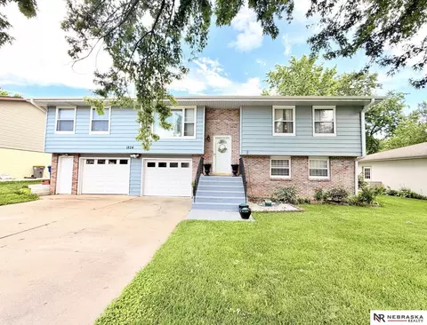 1824 Fairfield St, Lincoln, NE 68521