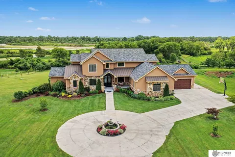 1520 Provencal Cir, Yutan, NE 68073