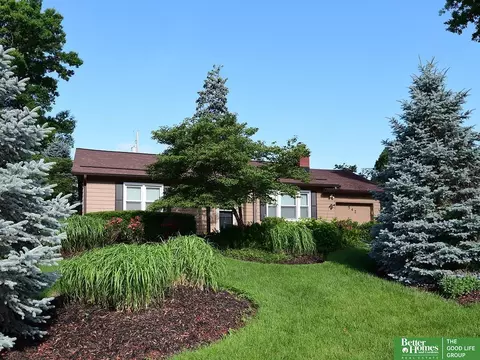 542 S 87 Cir, Omaha, NE 68114