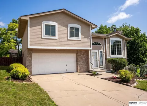 3806 Giles Rd, Bellevue, NE 68147