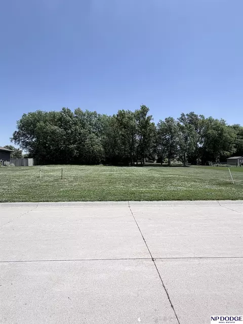 1018 Brickyard Dr, Hooper, NE 68031