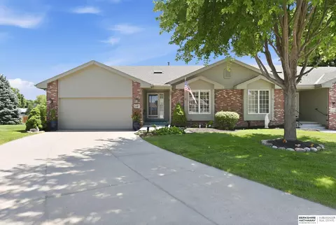 15607 Edna Cir, Omaha, NE 68136