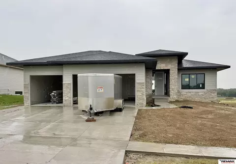 2200 Battle Creek Rd, Lincoln, NE 68520
