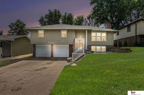9641 Camden Ave, Omaha, NE 68134