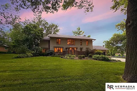 1222 N 101 Cir, Omaha, NE 68114