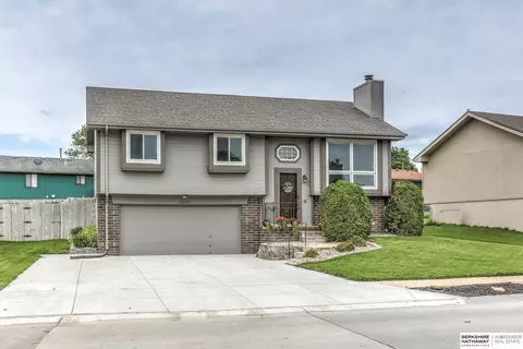 15105 Rock Creek Dr, Omaha, NE 68138