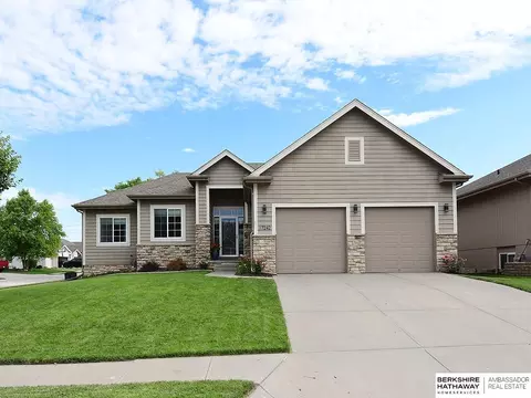 17242 Musket St, Omaha, NE 68136