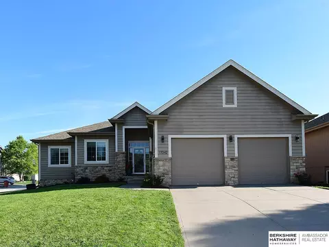 17242 Musket St, Omaha, NE 68136