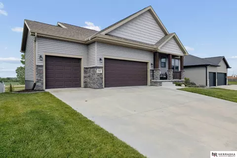940 Kooser Dr, Lincoln, NE 68531