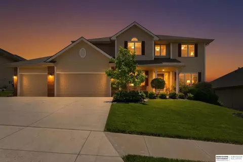 17323 Franklin Dr, Omaha, NE 68118