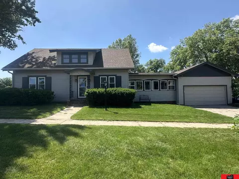 643 E Sherman St, West Point, NE 68788