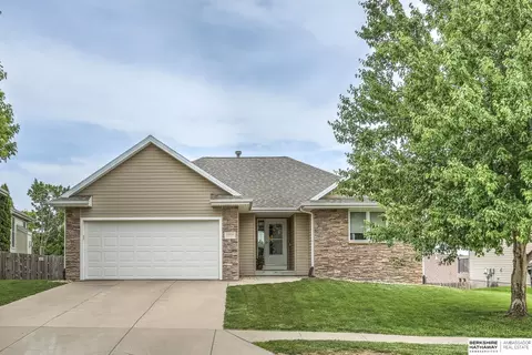14954 Ellison Ave, Omaha, NE 68116