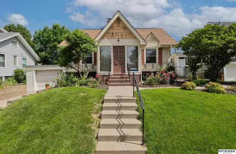 5816 Pacific St, Omaha, NE 68106