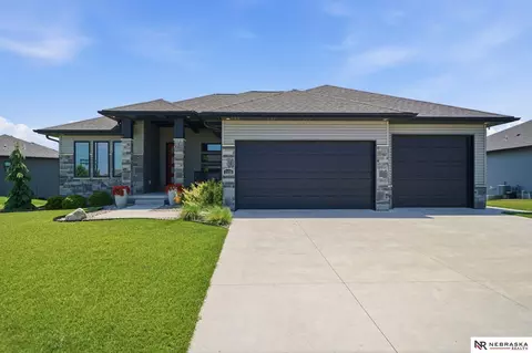 7135 Swiss Alps Ct, Lincoln, NE 68516