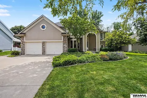 503 W Centennial Rd, Papillion, NE 68046