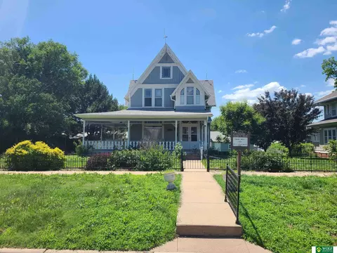 929 N Kansas St, Superior, NE 68978