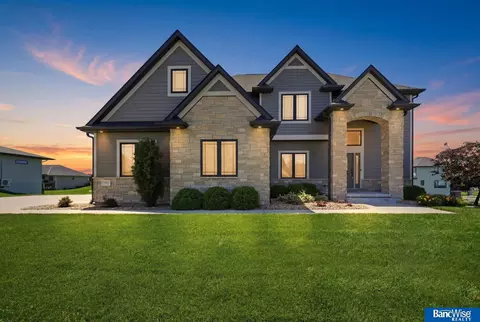 7821 S 97th Bay Bay, Lincoln, NE 68526
