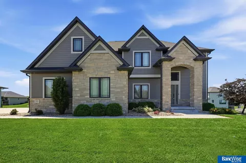 7821 S 97th Bay Bay, Lincoln, NE 68526