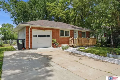 6234 Leighton Ave, Lincoln, NE 68507