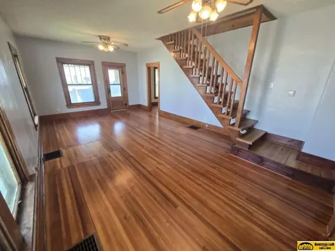 Living - 302 Austin St, Pickrell, NE 68422 photo 2 of 2