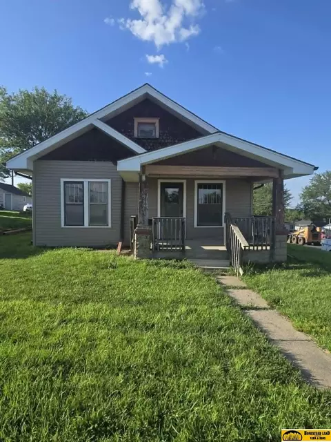 Exterior - 302 Austin St, Pickrell, NE 68422 photo 2 of 2