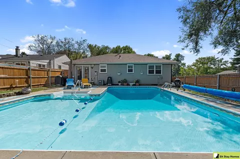 5210 Pine St, Omaha, NE 68106
