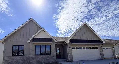 6708 S 200th Ave, Omaha, NE 68135
