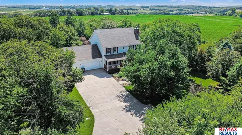 6777 Platteview Rd, Papillion, NE 68133