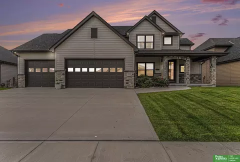 3319 Robyn Ridge Rd, Fremont, NE 68025