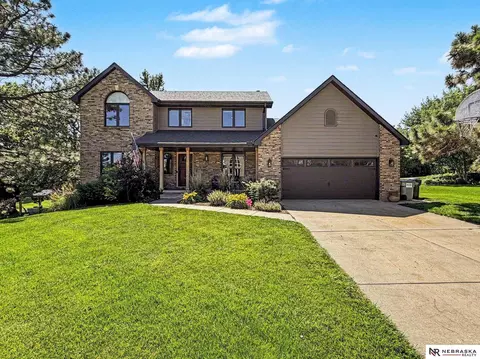 8325 Water Tower Ct, Lincoln, NE 68516